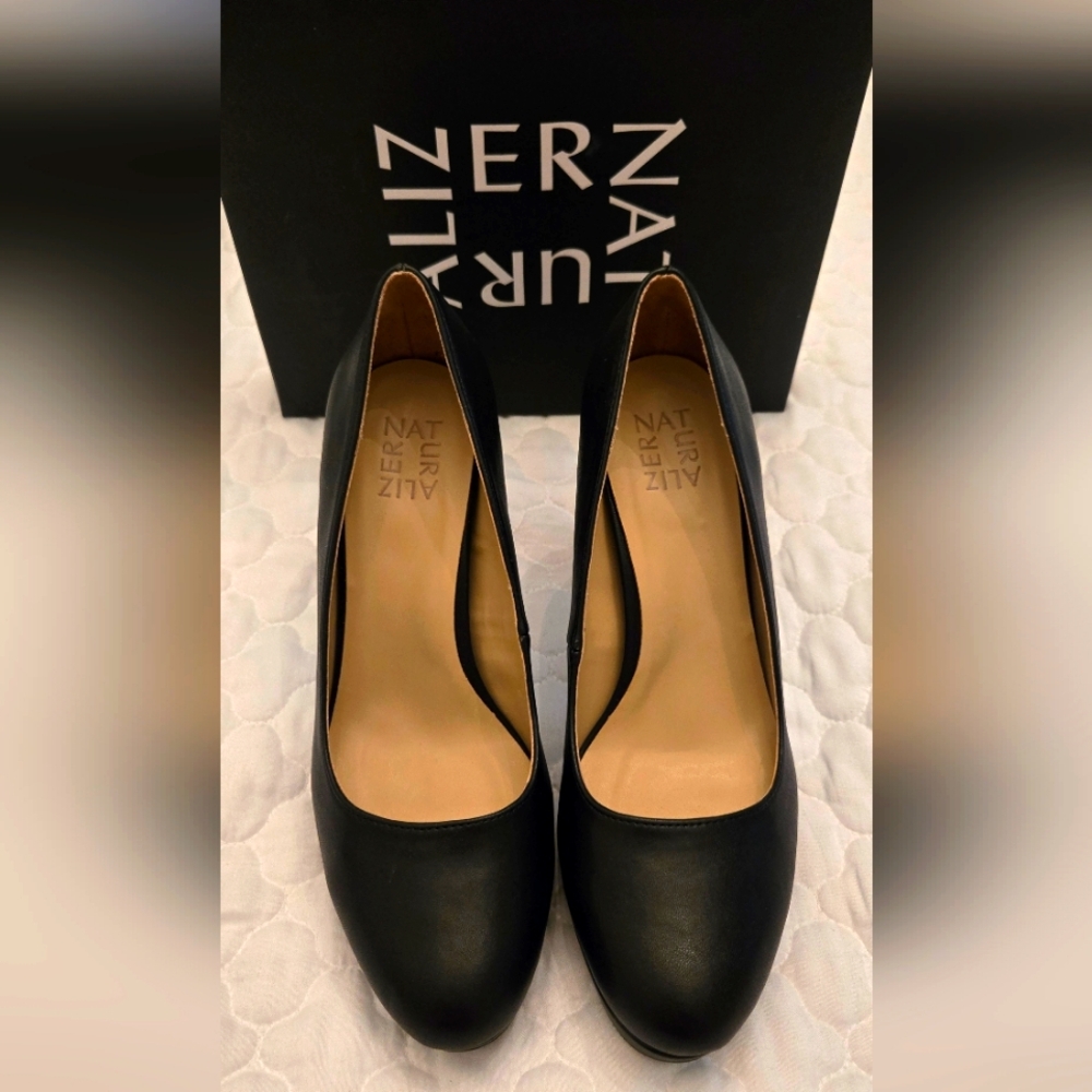 NIB- Naturalizer Black Platform Block Heel Pumps – Size 9